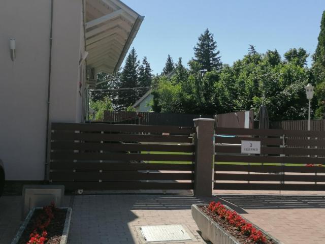 Topart Apartman I Балатонфеньвеш Экстерьер фото