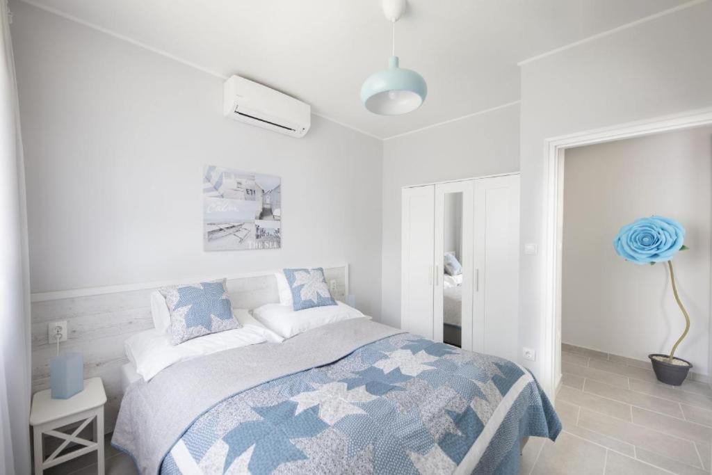 Topart Apartman I Балатонфеньвеш Экстерьер фото