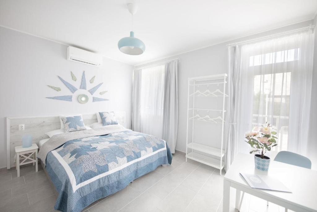 Topart Apartman I Балатонфеньвеш Экстерьер фото