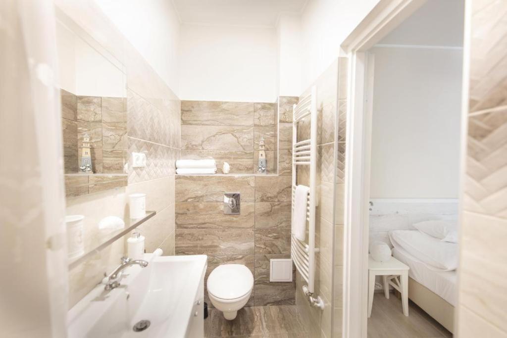 Topart Apartman I Балатонфеньвеш Экстерьер фото