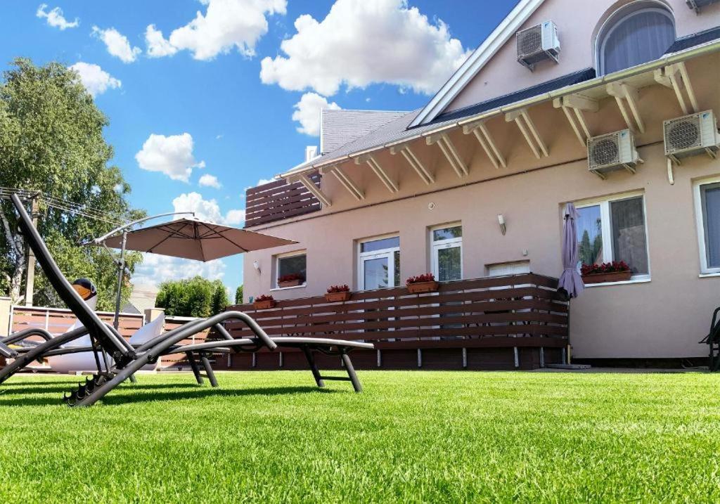 Topart Apartman I Балатонфеньвеш Экстерьер фото