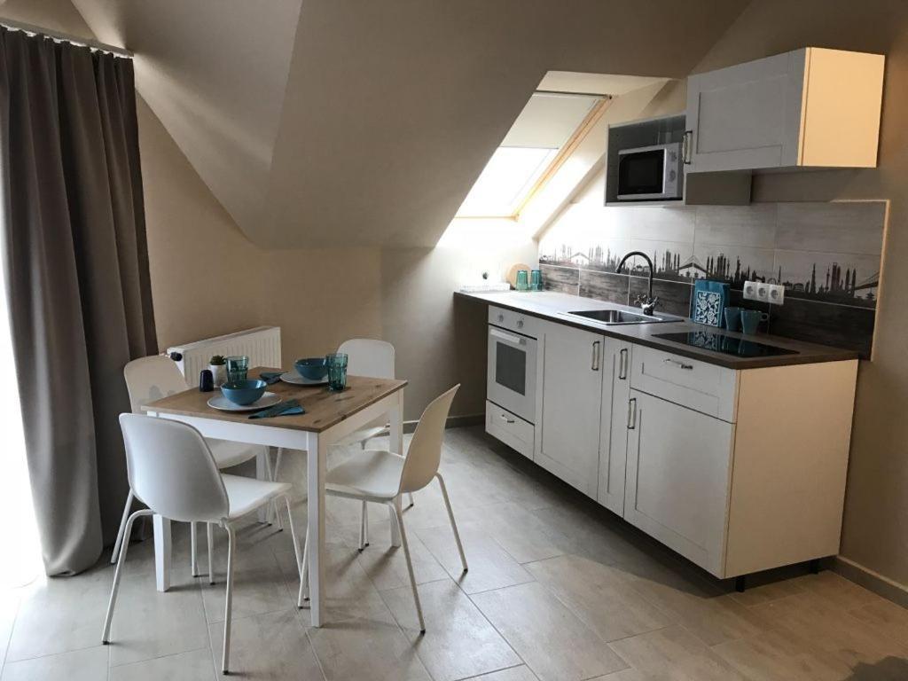 Topart Apartman I Балатонфеньвеш Экстерьер фото